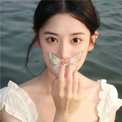 中国女兵封面